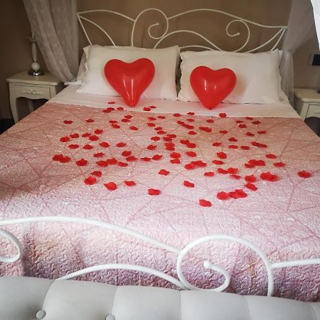 B&B A Due Passi Caserta Ngoại thất bức ảnh