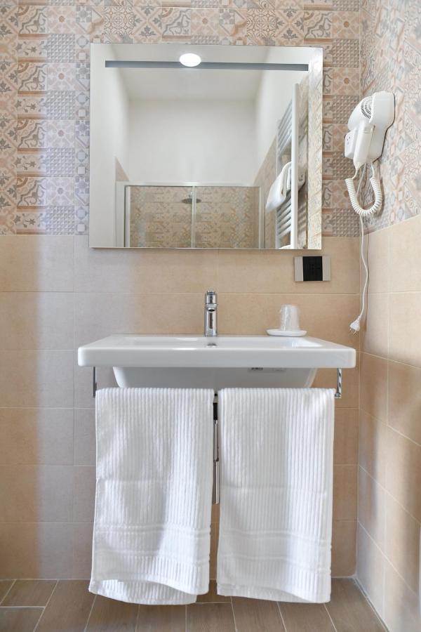 B&B A Due Passi Caserta Ngoại thất bức ảnh