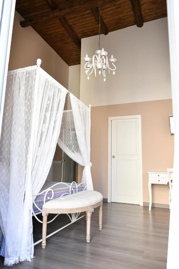 B&B A Due Passi Caserta Ngoại thất bức ảnh