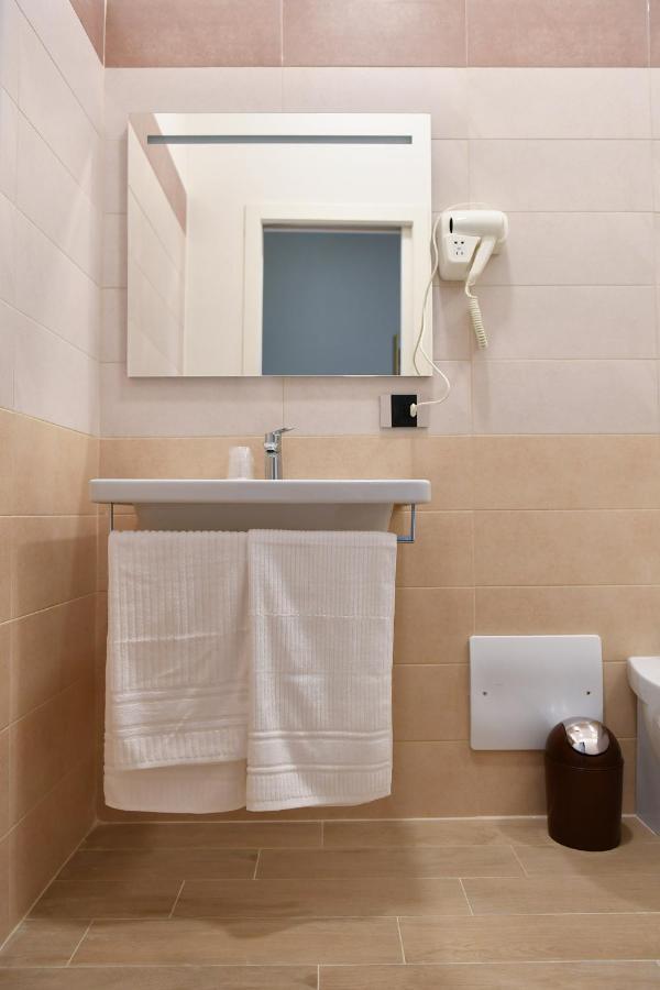 B&B A Due Passi Caserta Ngoại thất bức ảnh