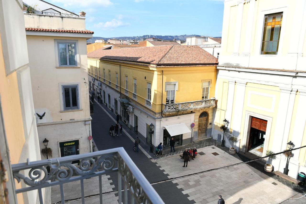 B&B A Due Passi Caserta Ngoại thất bức ảnh